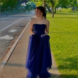 Prom dress that comes with matching tie for any lucky man.